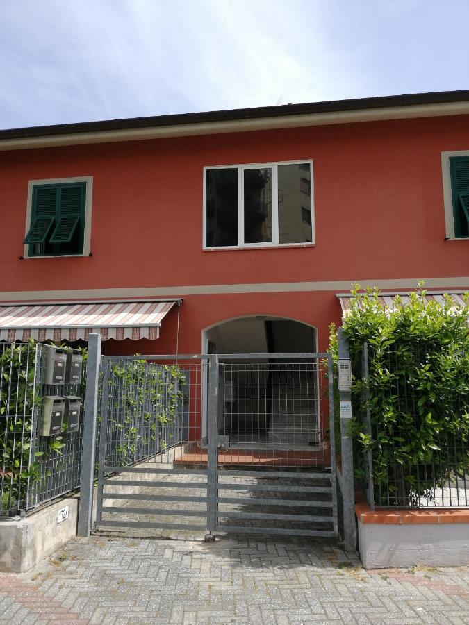 Romito Magra Alba Casa Vacanze - Lerici, 5 Terreヴィラ エクステリア 写真